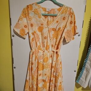 Juniors Size Medium Sienna Sky Orange Peach Floral Dress Short Sleeve Pretty!